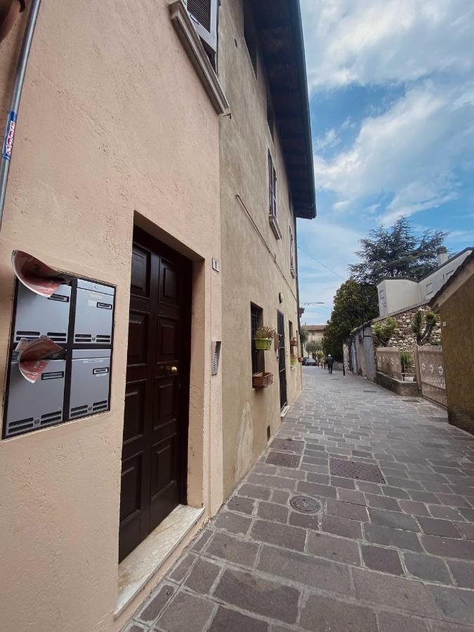 Апартаменти Antico Borgo Дезенцано-дель-Гарда Екстер'єр фото