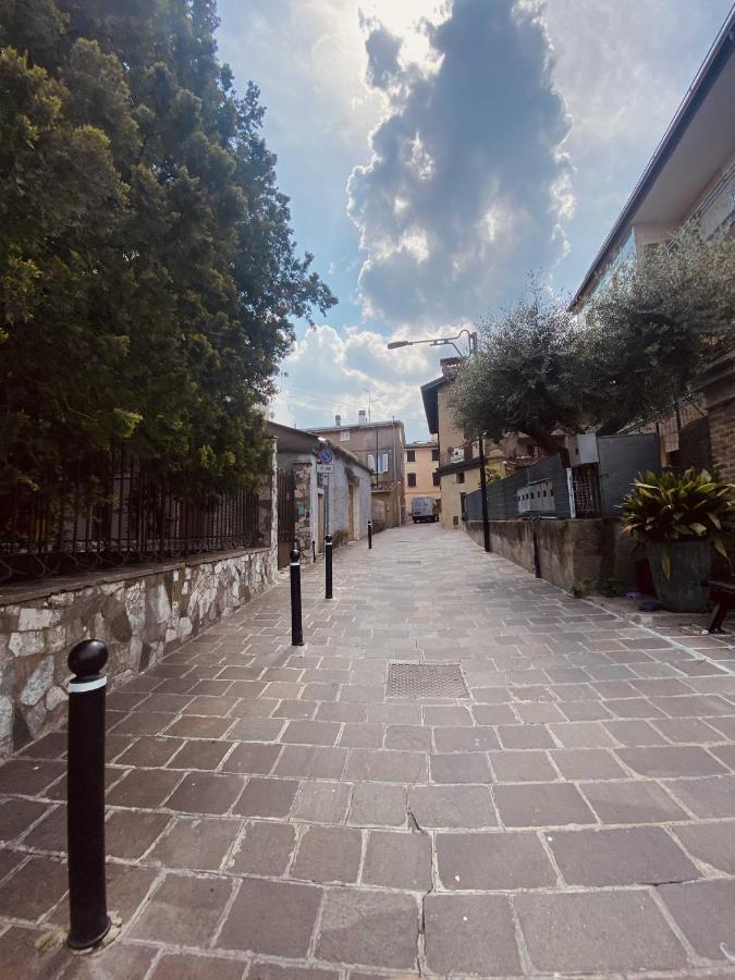 Апартаменти Antico Borgo Дезенцано-дель-Гарда Екстер'єр фото